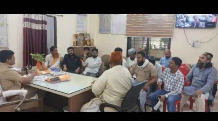 ईद-ए-मिलादच्या पार्श्वभूमीवर बल्लारपूर पोलिसांची मुस्लिम कमिटीसोबत बैठक